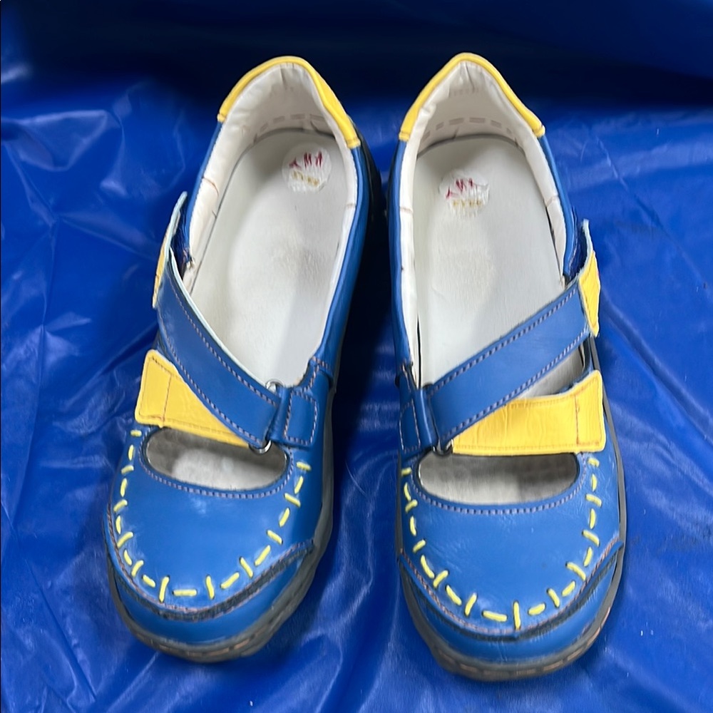 TMA Eyes Blue and Yellow Casual Loafers with Nautical Style size 8